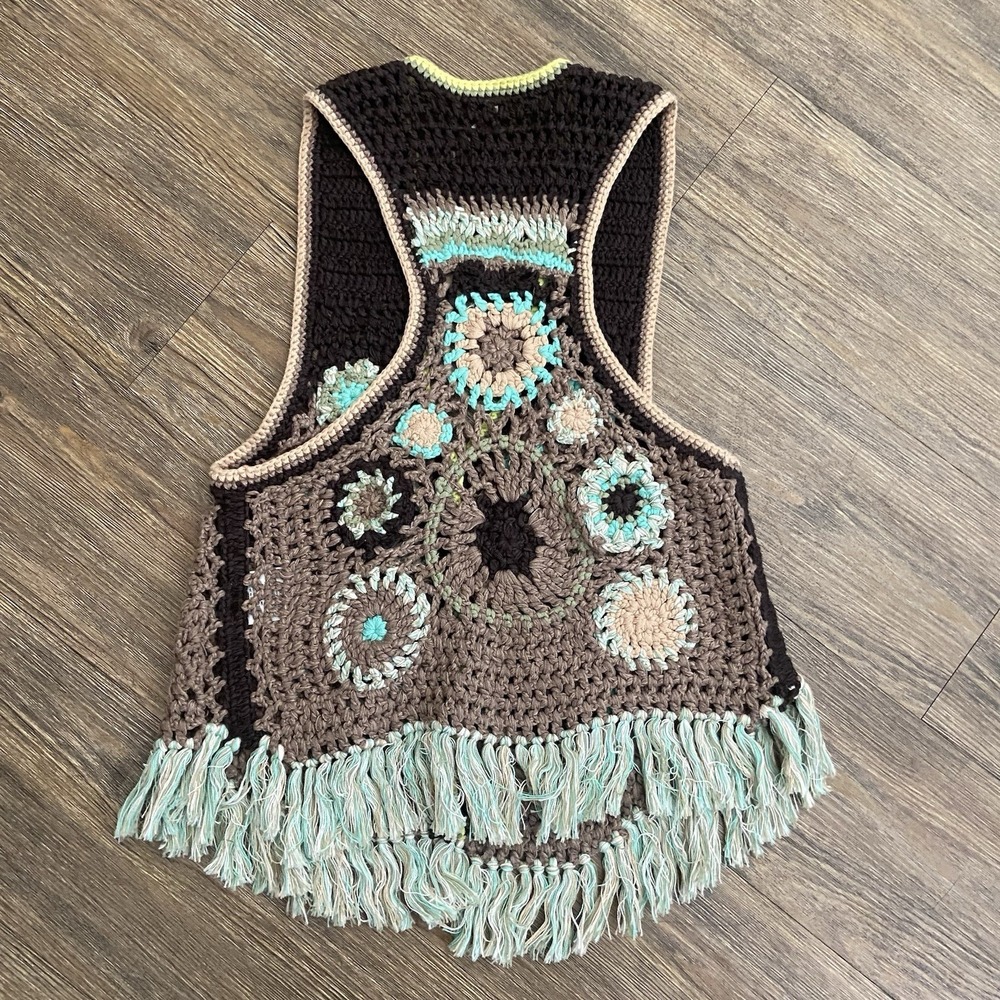 Free People Desert Crochet Vest Brown Floral Pattern Fringe Trim Festival XS - Picture 7 of 7